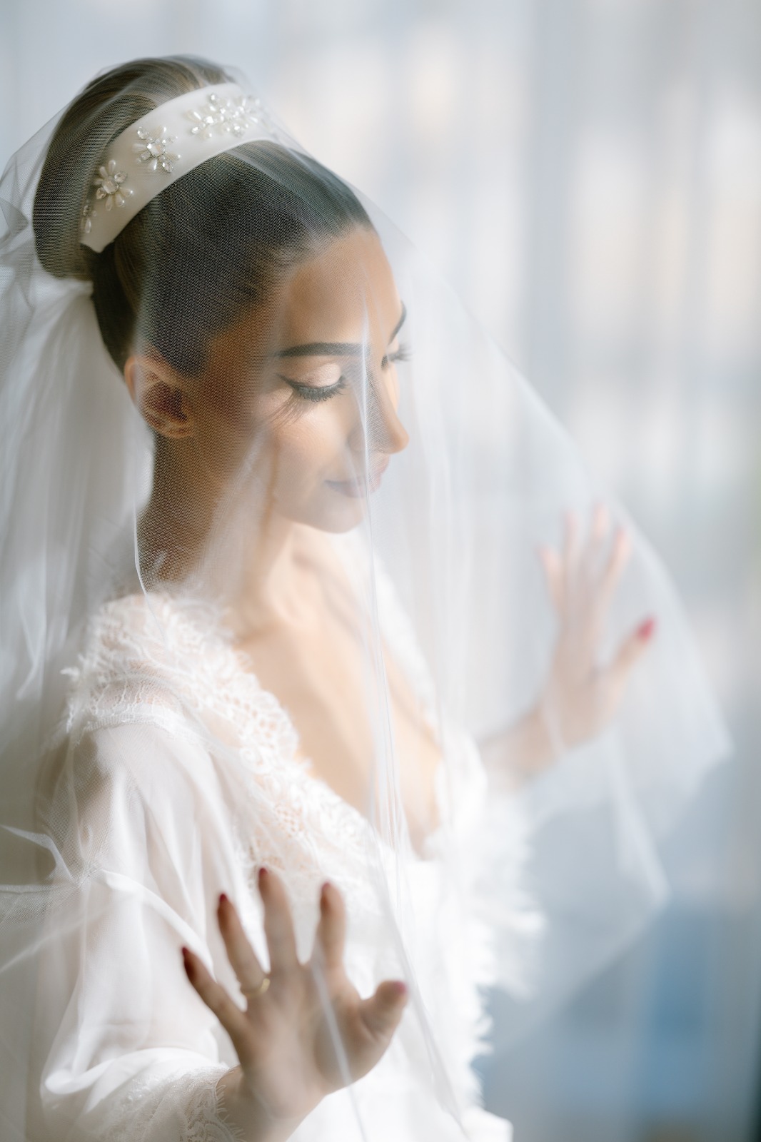 Voile de mariée personnalisé avec un headband incrusté de diamants swaroski