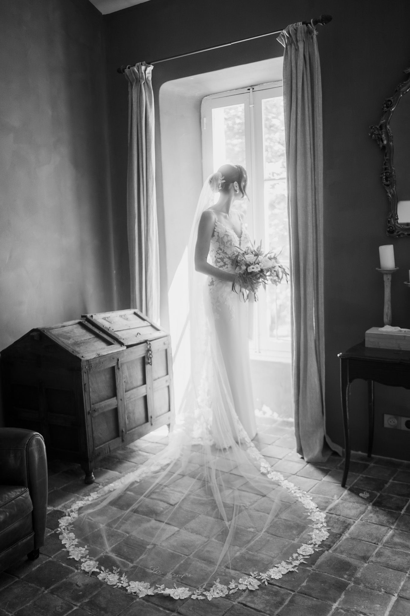 Voile cathédrale en tulle avec bordure de dentelle florale